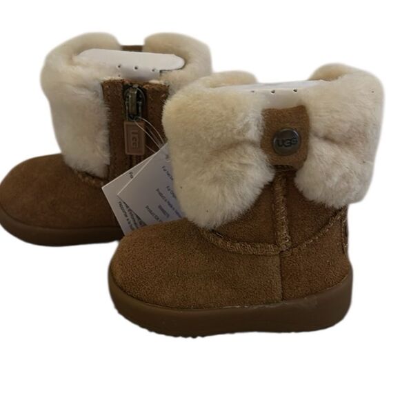 UGG Baby Ramona Boot, Size 0/1. BRAND NEW has tag but no box - Picture 2 of 14